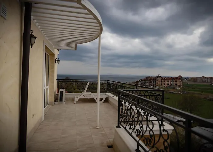 семеен прованс Hotel Aheloy