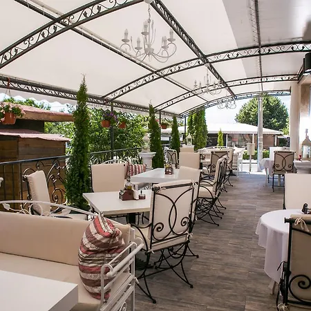 семеен прованс Hotell