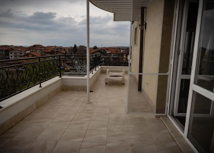 Hotel семеен прованс Aheloi