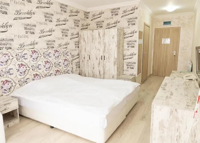 Hotel семеен прованс Aheloi