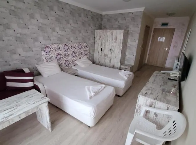 Hotel семеен прованс Aheloi